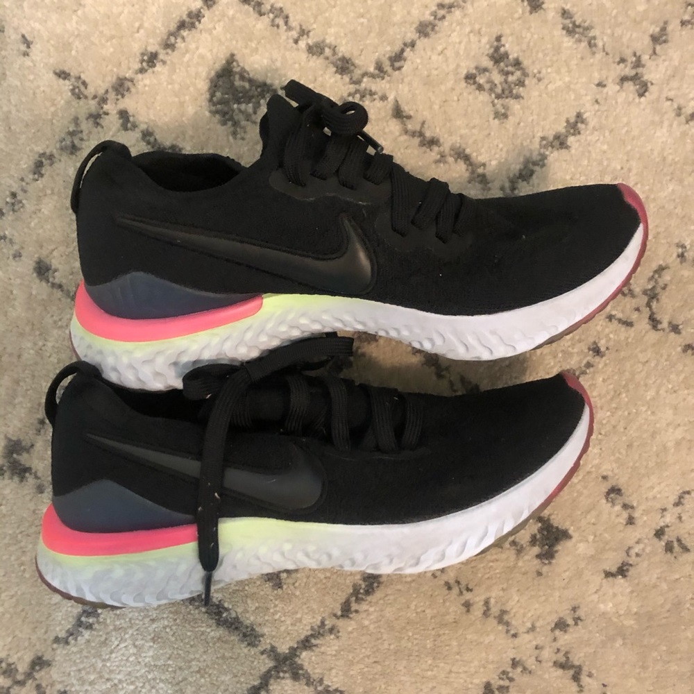 Nike Flyknit 2 Sneakers 9.5
